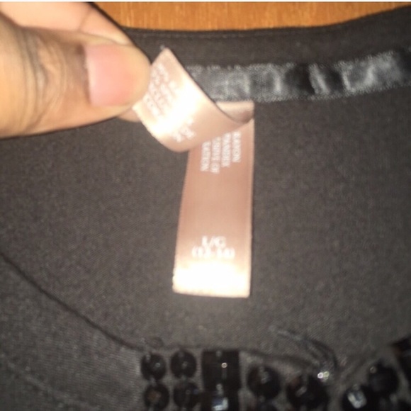 Sz. Large Beaded Neck Quarter Sleeve Length Top - Picture 4 of 7